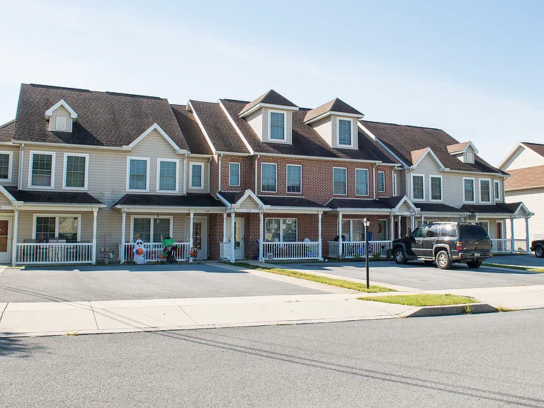 Valley Terrace — Photo 10