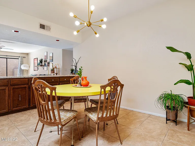 1341 E Ellis Dr — Photo 9