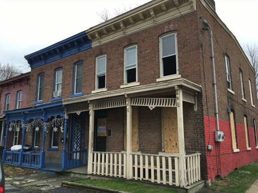 1st image of 129 Benkard Ave