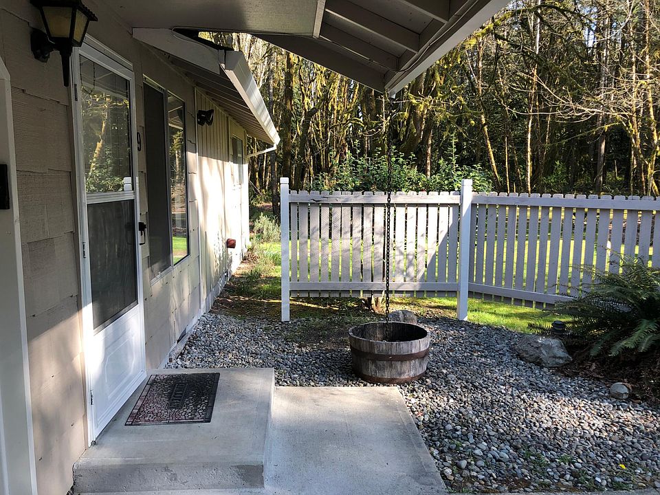 Front entrance to unit 9