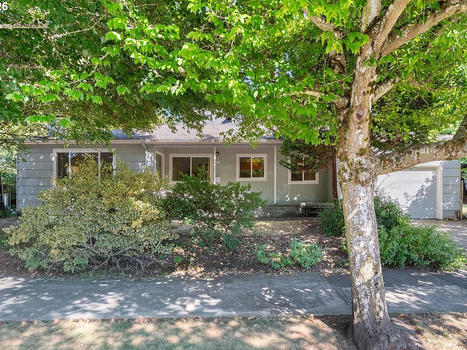 1st image of 3012 SE 31st Ave