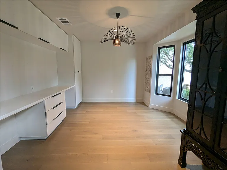 9257 Scenic Bluff Dr — Photo 4