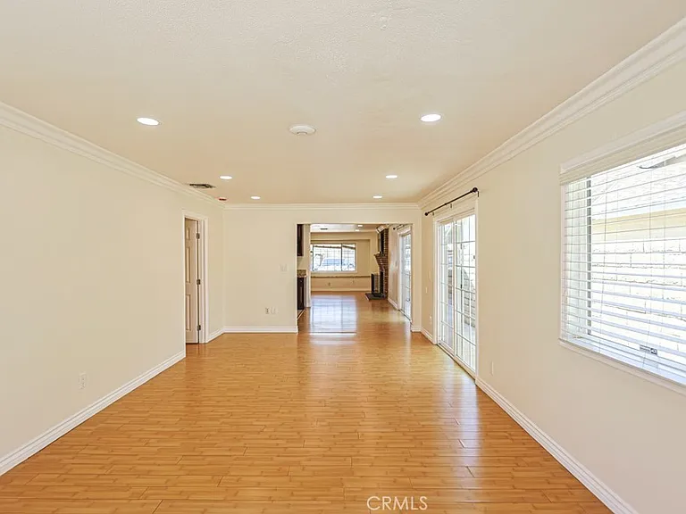 11851 Wisteria Ave — Photo 18