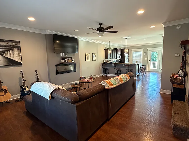 170 Mallard Ln — Photo 2