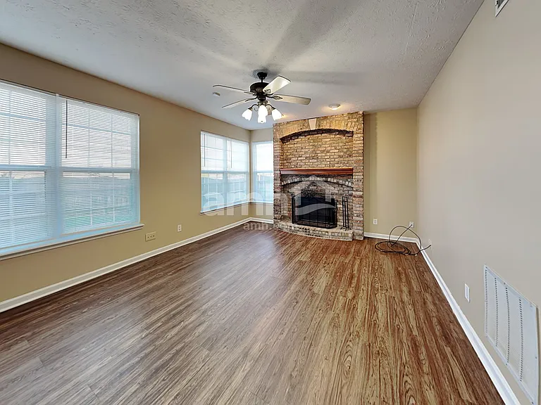 198 Easton Point Way — Photo 6