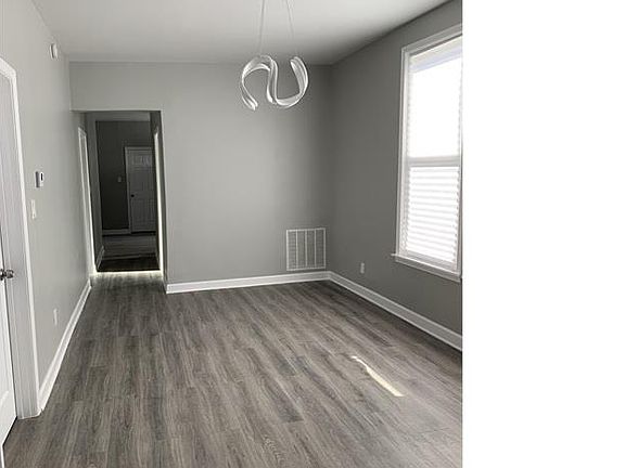 4th image of 7627 S Dante Ave #2