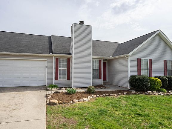 2nd image of 546 Bushwood Dr