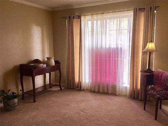 5th image of 901 Seymore Cir