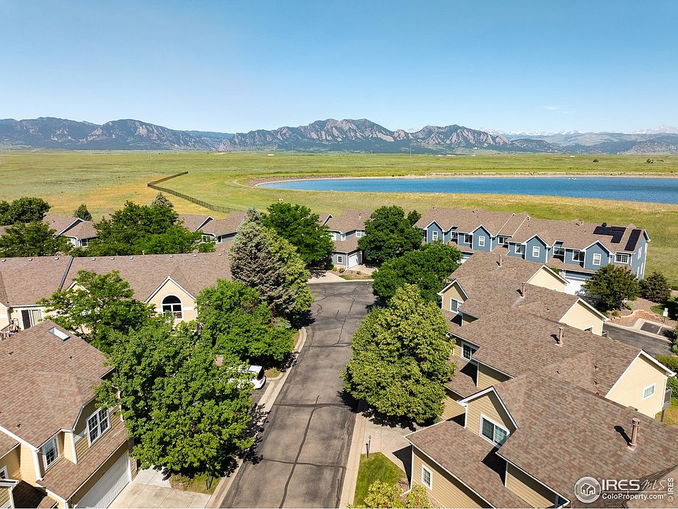 1st image of 211 Rockview Dr