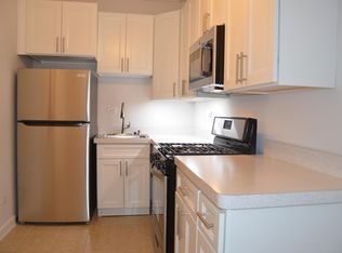 1607 Waukegan Rd, Glenview, IL 60025