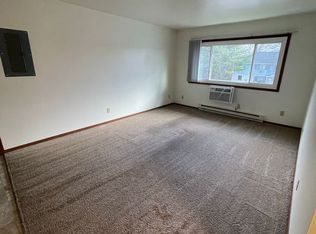 853 Eastern Ave. (8 Unit), West Bend, WI 53095