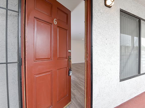 3rd image of 1021 Linden Ave APT 6
