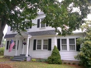 38 Black Point Rd, Niantic, CT 06357