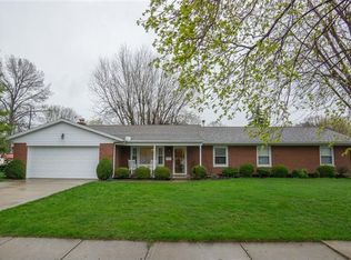 302 Beechgrove Dr, Englewood, OH
