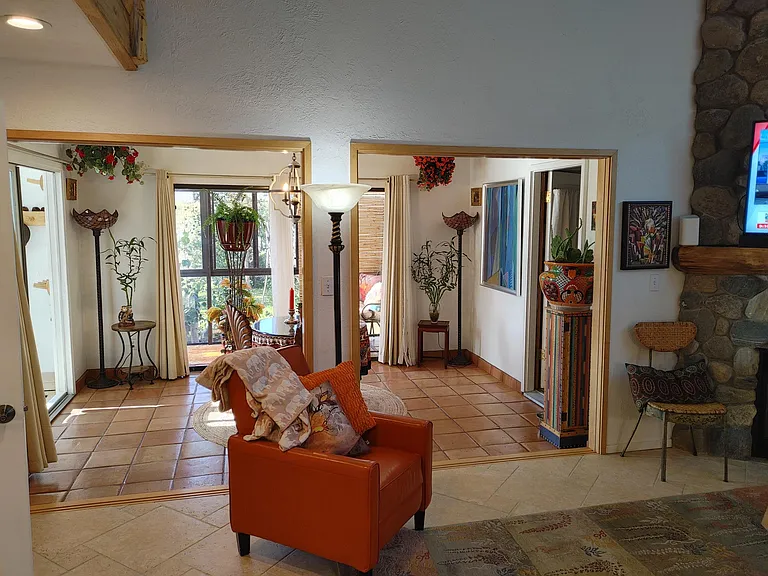 455 Delaware Dr — Photo 31