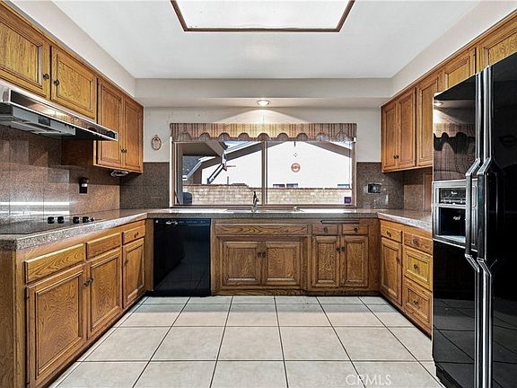 2nd image of 19208 Lassen St