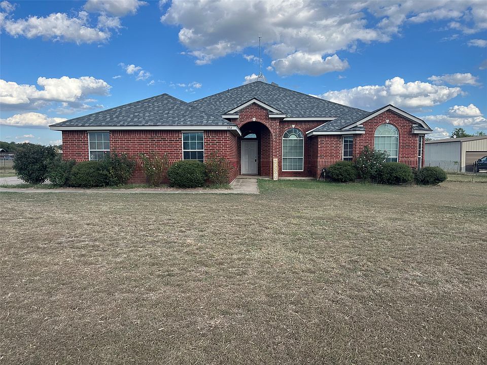 1st image of 104 Cinnamon Ct