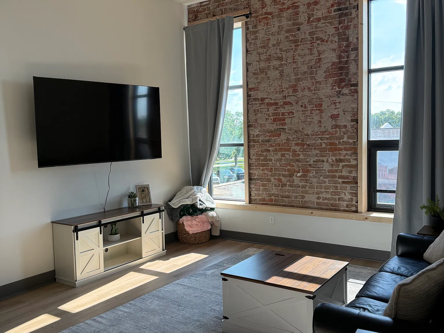 2 bed, 1110 sqft, $1,400 — Photo 4