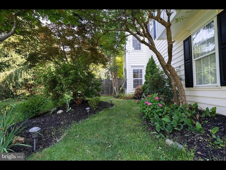 Yankee Harbor Dr — Photo 6