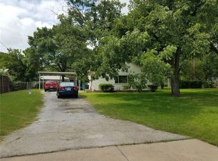 6716 Meadowbrook Dr, Fort Worth, TX 76112