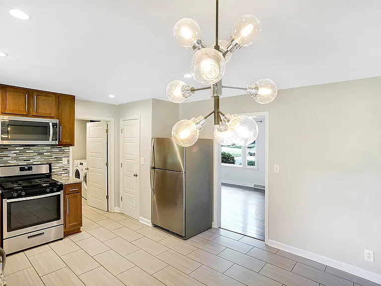 3315 Beech Dr — Photo 8