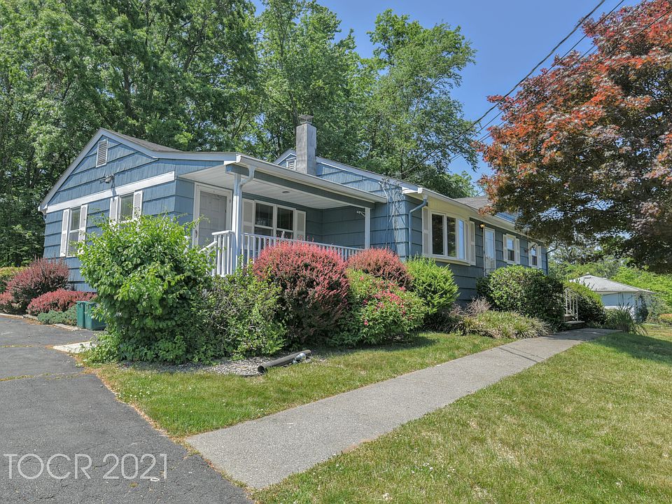 1st image of 27 Gottlieb Dr