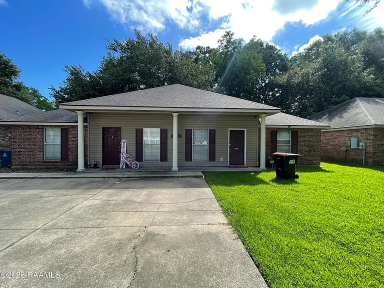 207 Rural St #B — Photo 1