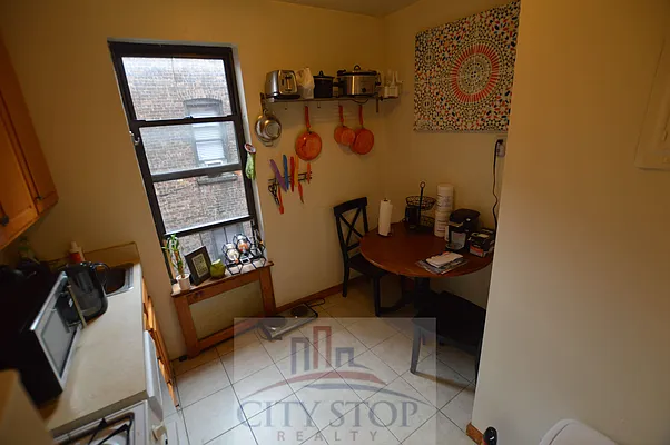 Rented by City Stop Realty | media 4