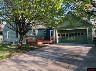626 N 5th St, Saint Peter, MN 56082