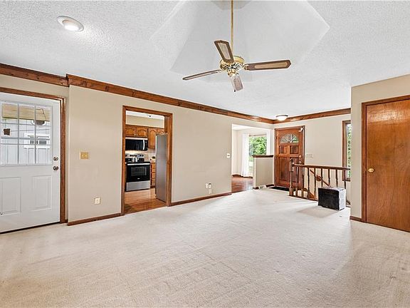 4th image of 11424 N Woodland Ave