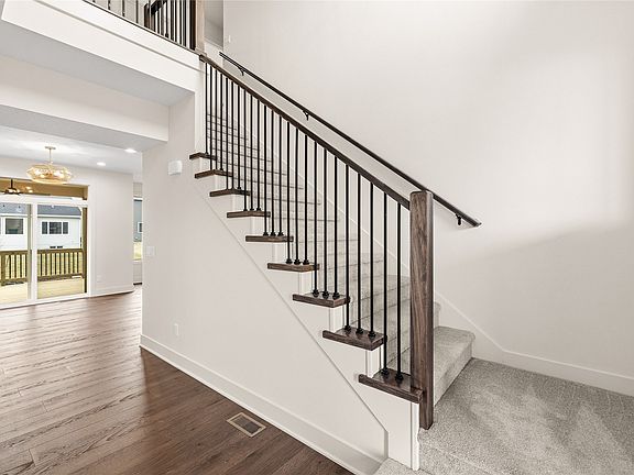 3rd image of 1209 Mulberry Dr NW