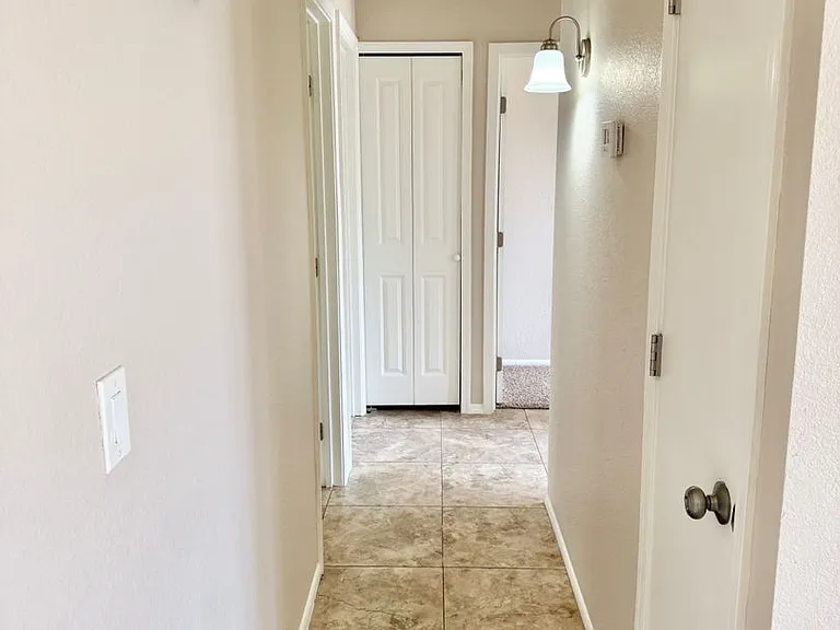 8544 W Lawrence Ln — Photo 13