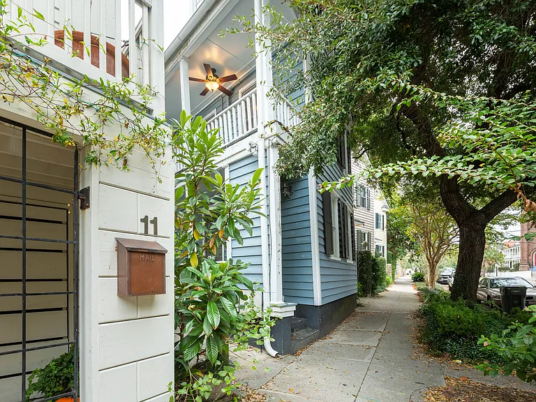13 Elizabeth St #B — Photo 44