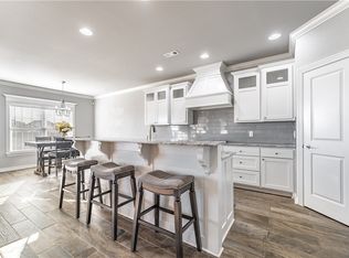 18460 Astor Dr, Fayetteville, AR 72704