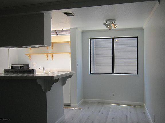5th image of 279 E Glenarm St APT 9