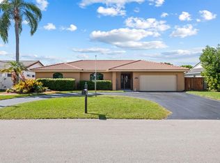 6221 Sedgewyck Cir W, Davie, FL 33331