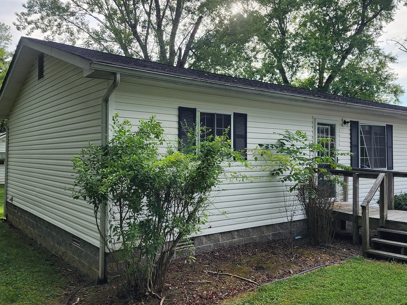 2 bed, 850 sqft, $1,050 — Photo 1