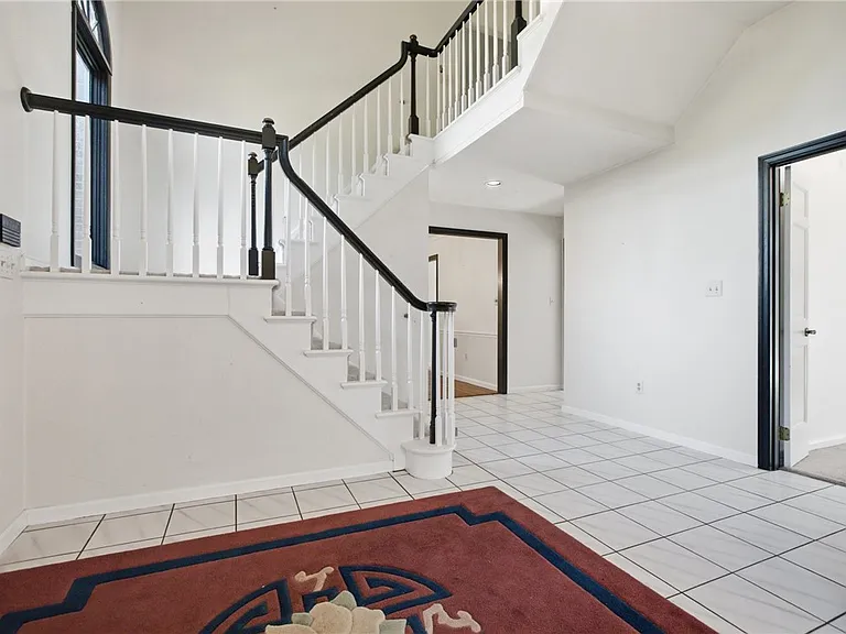 2501 Birchwood Ct — Photo 5