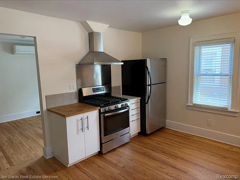 851 Saint Clair St #2 — Photo 3