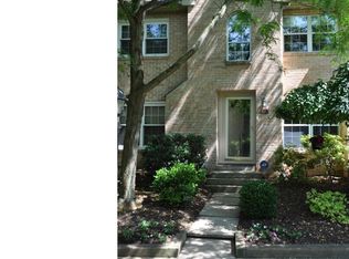 17 Rampart Dr, Wayne, PA 19087