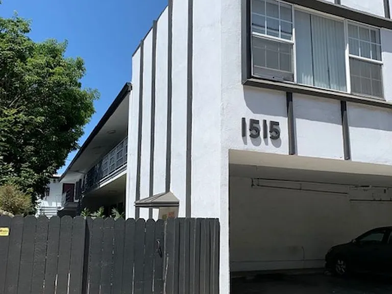 b1511 — Photo 23