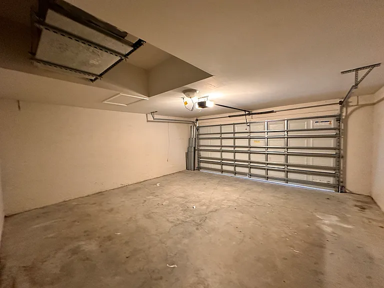 913 NE 13th Ave — Photo 17