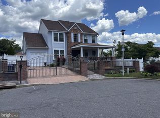 8905 Springview Rd, Philadelphia, PA 19115