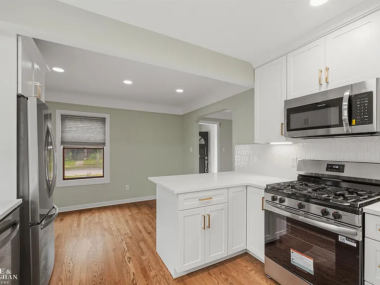 1602 Anita Ave — Photo 14