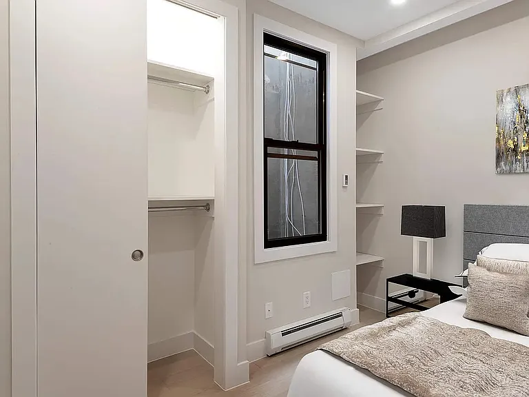 1672 3rd Ave #5FS — Photo 4