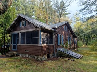 323 Pelham Rd, Amherst, MA 01002