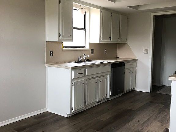 2nd image of 978 Heritage Mansion
