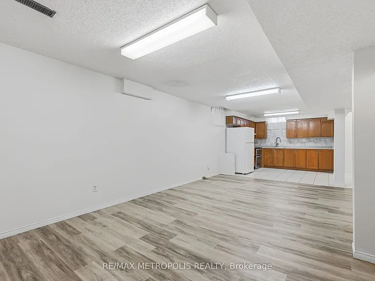 584 Strouds Ln #BASEMENT — Photo 2
