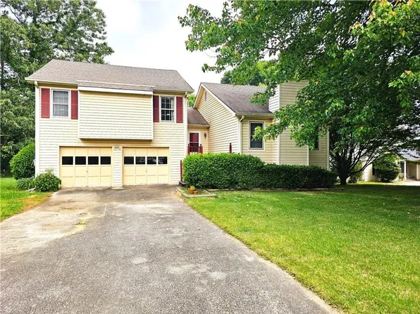 989 Gate Post Ln, Lawrenceville, GA 30044