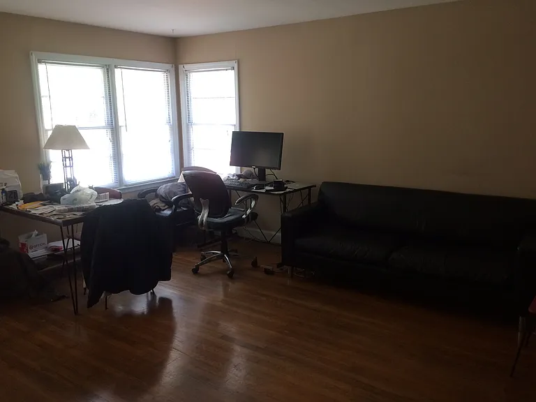 811 W Markham Ave #811B — Photo 4